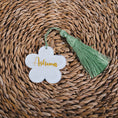Load image into Gallery viewer, Personalised Flower Acrylic Keyring