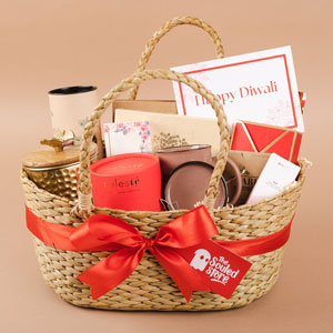 The CEO’s Guide to Diwali Gifts for Clients: Timing, Budgeting, and Personalisation Etiquette