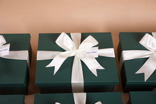 How Corporate Gift Hampers for Clients Improve Retention & Referrals