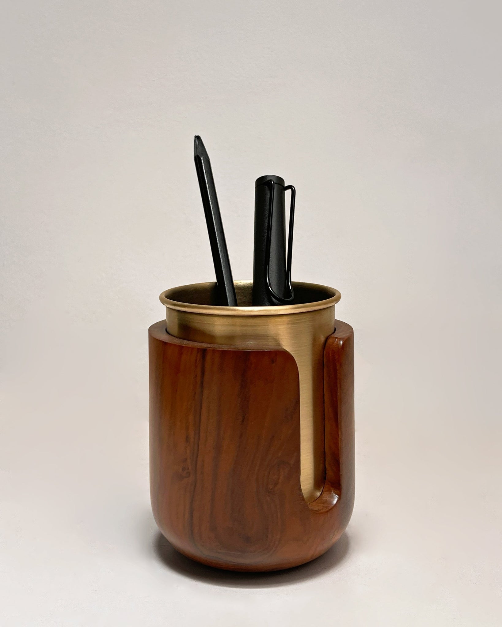 Slit Pen Stand