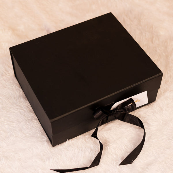 White Ribbon Box (Can hold 4 products)