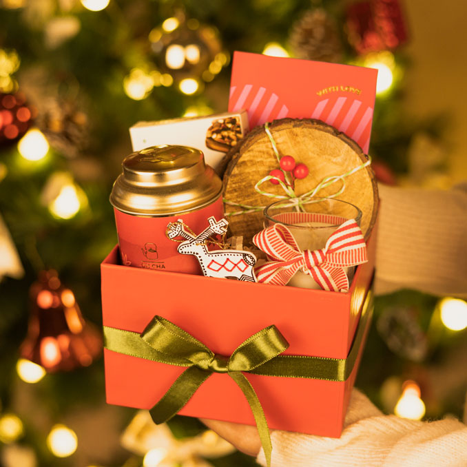 Crimson Cheer Gift Hamper