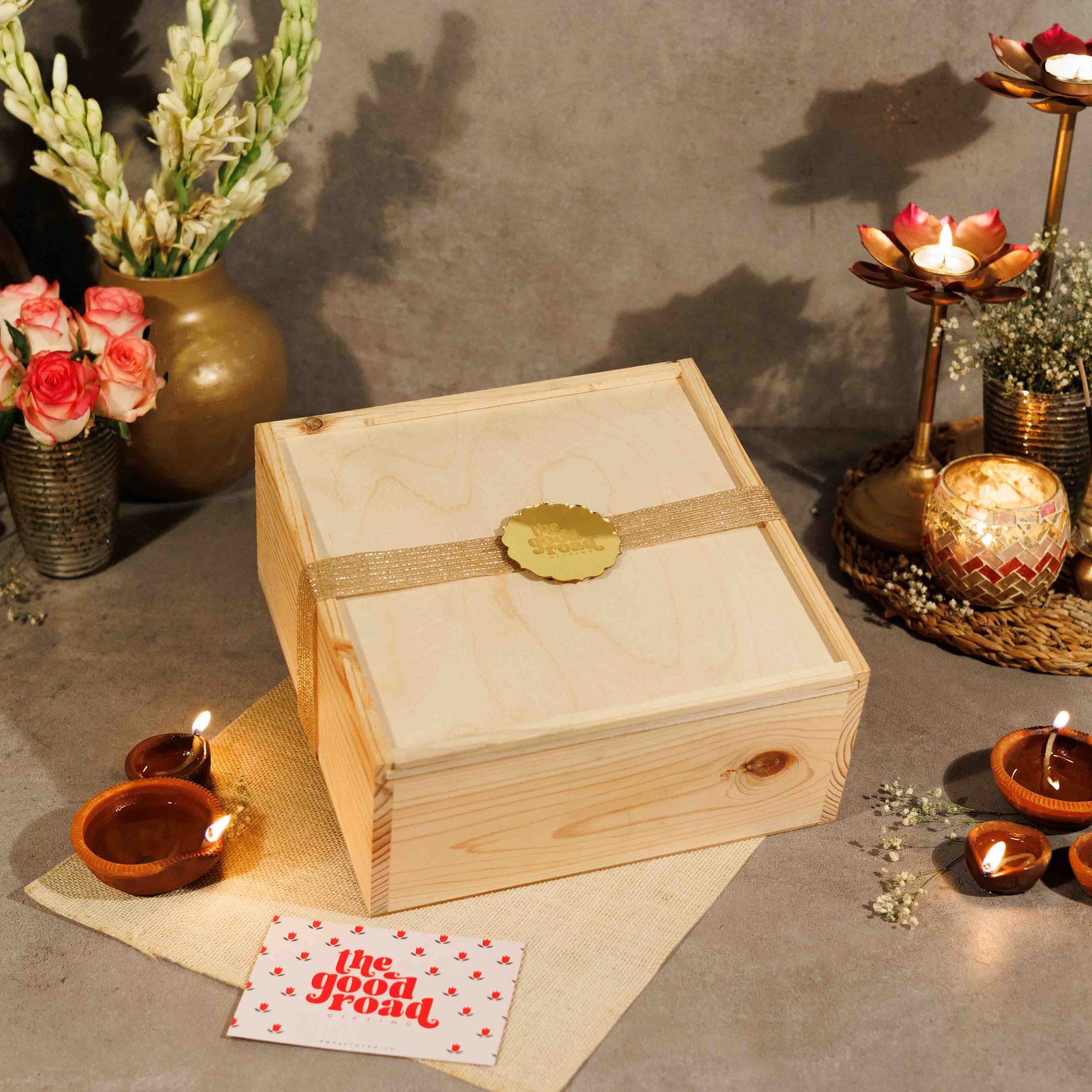 Pinewood Slider Box (10x10x4.5)