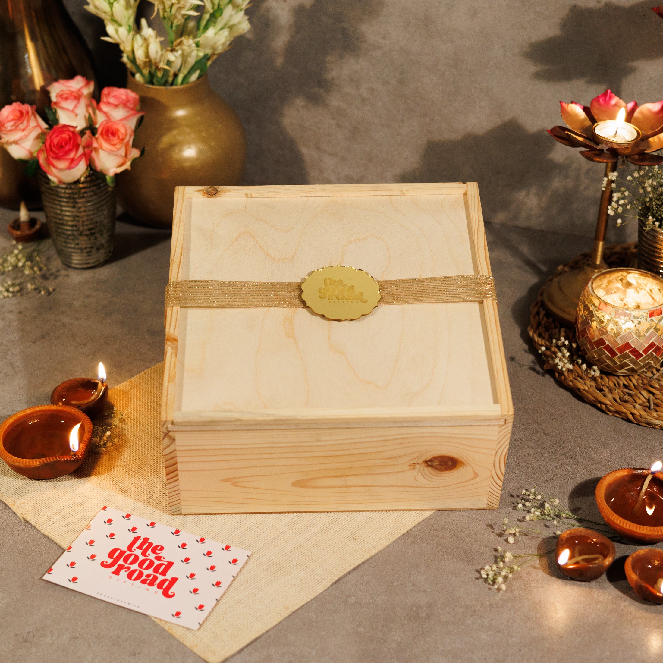 Pinewood Slider Box (10x10x4.5)