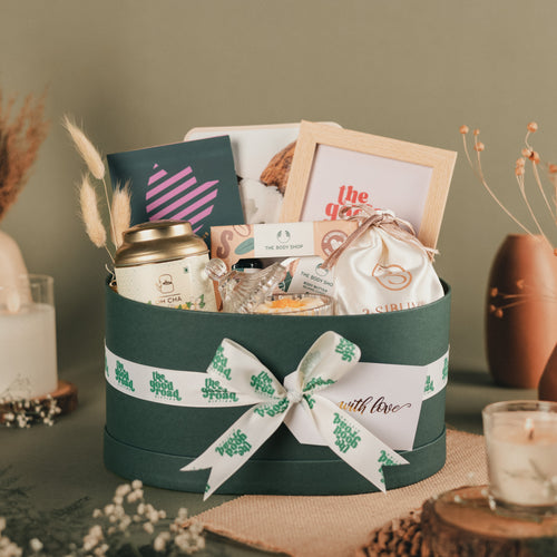 Femme Glow: Luxury Women's Day Gift Hamper