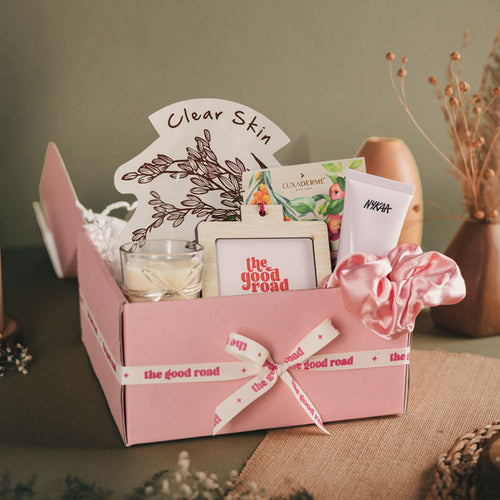 Gift of Glow: Luxury Women's Day Gift Hamper