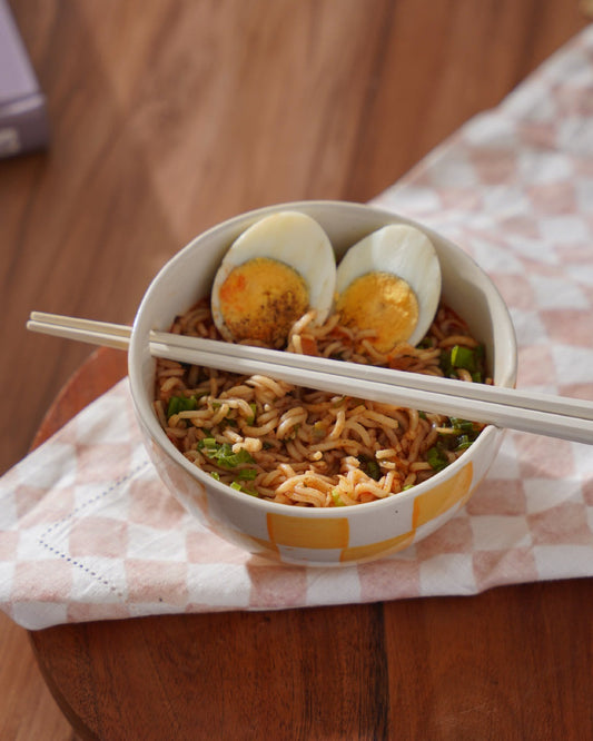 Ela Ramen  Bowl with Chopstick Holder