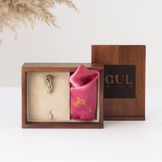 GUL Lapel Pin & Pocket Square